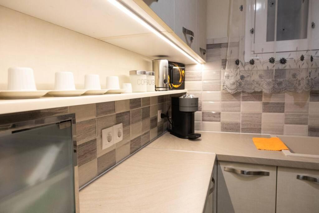 D3 Central Stylish Apartment Volos Eksteriør bilde